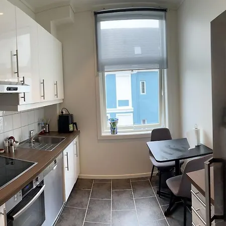 Fin Leilighet 5 Min Gange Fra Bryggen Appartement